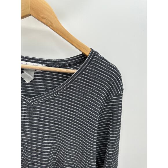 Fresh Produce Womens Shirt Large Gray White Striped V-Neck Long Sleeve Top - Picture 4 of 6